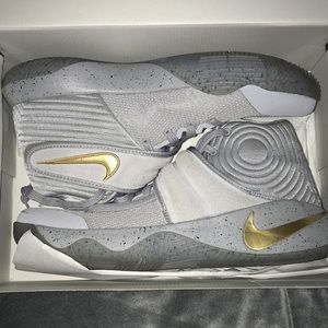 Nike Kyrie 2